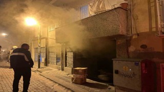 Zeytinburnunda kılıf imalathanesinde yangın