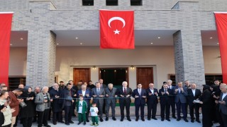 Zeytinburnunda Konyalı Hacı Veyiszade Camii ibadete açıldı