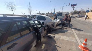 Zincirleme kazada 2 kişi yaralandı