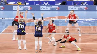 2025 Kadınlar AXA Sigorta Kupa Voleyde ilk finalist Fenerbahçe