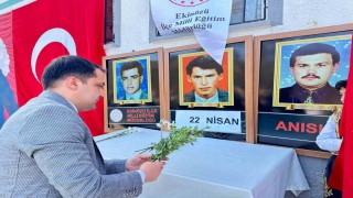 29 yıl önce şehit edilen öğretmenler anıldı