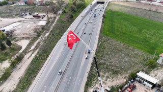 43 metre yüksekliğe dev Türk bayrağı