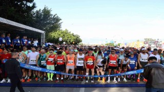 68 ülkeden 1800ü yabancı,10 bin sporcu Runtalyada koştu