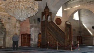 900 yıllık minber ilk günkü gibi ihtişamını koruyor