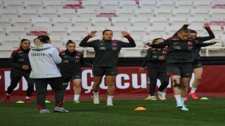 A Milli Kadın Futbol Takımı, Slovenya maçına hazır