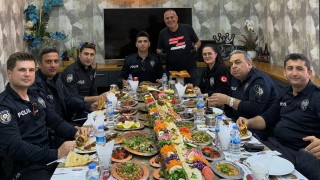 Adana’da Kebapçıdan Polis Haftası'na Renkli Sürpriz