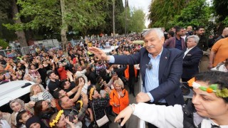 Adana’da Portakal Çiçeği Karnavalı Coşkusu Sürüyor