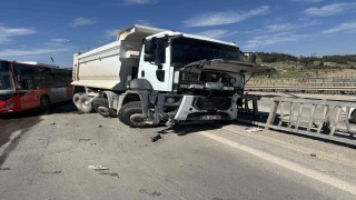 Adıyamanda 3 aracın karıştığı zincirleme trafik kazası