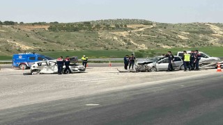 Adıyamanda otomobiller çarpıştı: 1 ölü, 7 yaralı