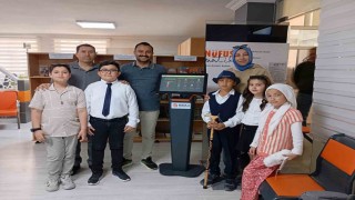 Afyonkarahisarda minikler Nüfusmatiki tiyatro ile tanıttı