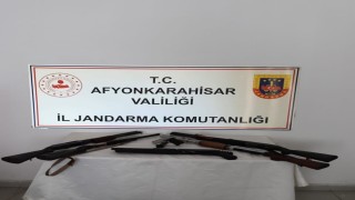 Afyonkarahisarda ruhsatsız silah operasyonu: 9 gözaltı