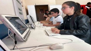 Afyonkarahisarlı öğrencilerden Dünya Bilgisayar İnternet Klavye Şampiyonasında büyük başarı