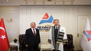 AİÇÜde yeni dönem: Gülçin rektörlük görevine başladı