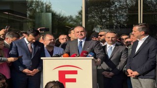 AK Parti Sözcüsü Ömer Çelik, Sırrı Süreyya Önderi hastanede ziyaret etti