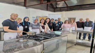 Akademi öğretmenlerine höşmerim yapımı gösterildi