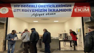 Akçaabatta pazarcı esnafına sıcak çorba ikramı