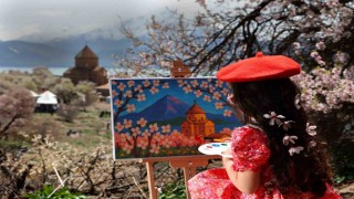 Akdamar Adası Badem Çiçeği Foto Safarisi sonuçlandı