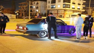 Aksarayda emniyet ekiplerinden şok uygulama: Araçlar ve şahıslar didik didik aranıyor