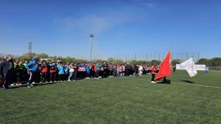 Akşemsettin Ortaokulu Çim Hokeyi Yıldız kızlar müsabakalarında Ankarayı temsil etti