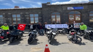 Akyakada motosiklet sürücüleri Bir Kural Bir Ömür Projesi ile bilgilendirildi