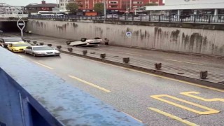Alt geçitte takla atan otomobil trafiği aksattı