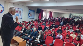 Altıntaşta Kurtuluştan Egemenliğe temalı çocuk söyleşisi