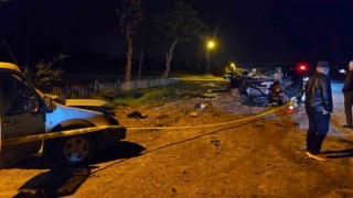 Amasyada minibüs ile hafif ticari araç kafa kafaya çarpıştı: 7 yaralı