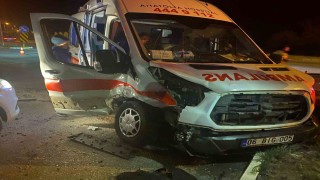 Ambulans ile cipin karıştığı kazada 9 kişi yaralandı