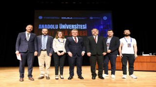 Anadolu Üniversitesi Yapay Zekâ Zirvesinin 2nci oturumu 9 sunumla tamamlandı