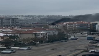 Ankarada apartmanda çıkan yangınına ekiplerin müdahalesi sürüyor