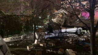 Ankarada freni boşalan tır parka daldı: 1 ölü