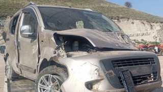 Ankarada kontrolden çıkan otomobilin devrilmesi sonucu 2 kişi yaralandı