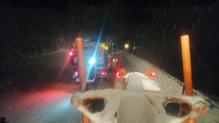 Antalya-Konya karayolunda kar yağışı etkili oldu: Kar kalınlığı yer yer 10 santimetreye ulaştı