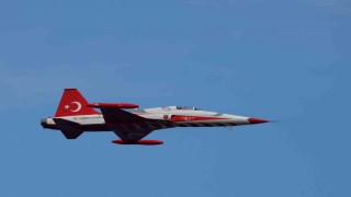 Antalya semalarında nefes kesen prova: Türk Yıldızları 23 Nisana hazırlanıyor