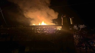 Antalyada 2 katlı ev alev alev yanıp küle döndü
