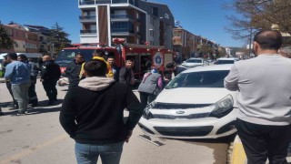 Antalyada iki otomobil çarpıştı: 4 yaralı