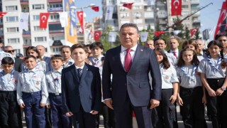 Antalyanın çocuk başkanından dünya çocuklarına barış çağrısı