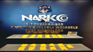 Aracın gizli bölmesinde ki uyuşturucuyu polis böyle buldu
