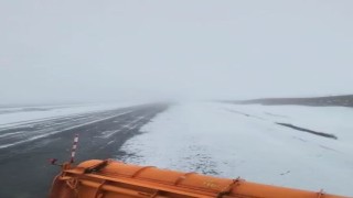 Ardahan-Çıldır kara yolunda kar yağışı etkili oldu