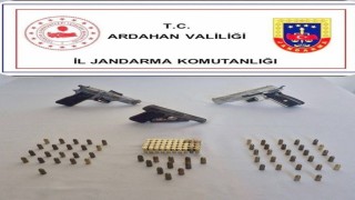Ardahanda 3 ruhsatsız tabanca ve 109 fişek ele geçirildi