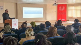 Ardahanda Türkiye aile yüzyılı kapsamında söyleşi düzenlendi