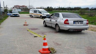 Arkadaşını boğazından bıçakladı