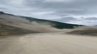 Artvin-Şavşat Karayolunda heyelan anı kamerada