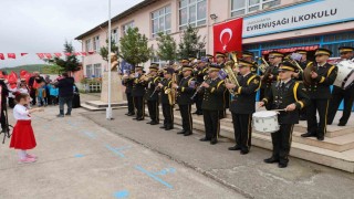 Askeri bandodan öğrencilere özel konser