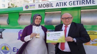 Atıklarla puan topladı, altın kazandı