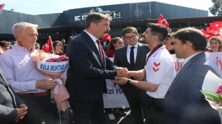 Avrupa Şampiyonu Kerem Kamala Kulada coşkulu karşılama