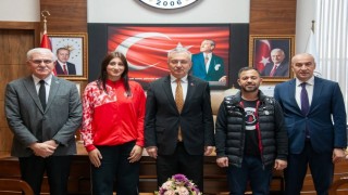 Avrupa şampiyonundan Rektör Levente ziyaret
