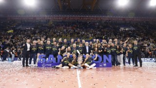 AXA Sigorta Kadınlar Kupa Voleyde kazanan Fenerbahçe