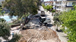 Aydın Büyükşehir Belediyesi kentin dört bir yanındaki yol çalışmalarını sürdürüyor
