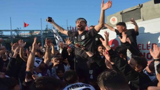 Aydınsporlular meydana indi, şampiyonluğu kutladı